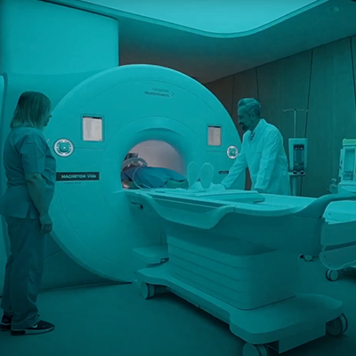 Acıbadem Sağlık Grubu'nu Javad Parvizi'ye Sorduk